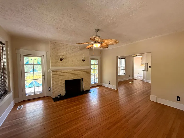 1913 Morganton Rd — Photo 2