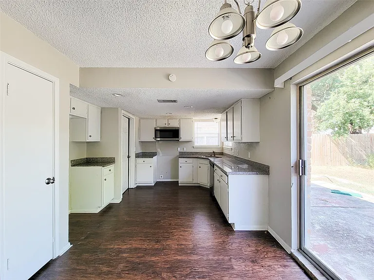 18402 Tall Cypress Dr — Photo 5