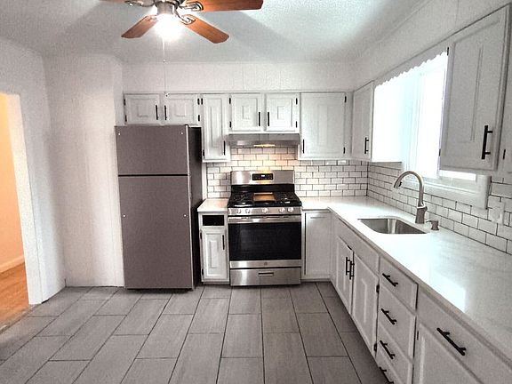 5th image of 48 Tiffany St