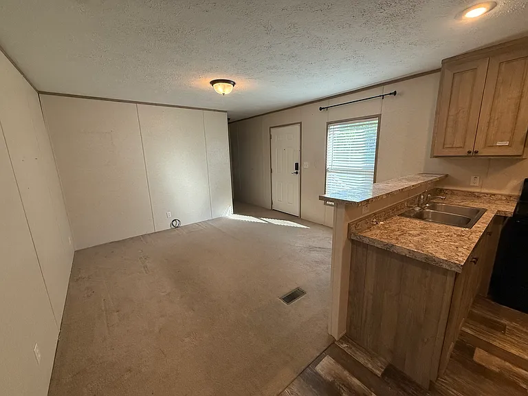 4719 Middle Rd — Photo 3