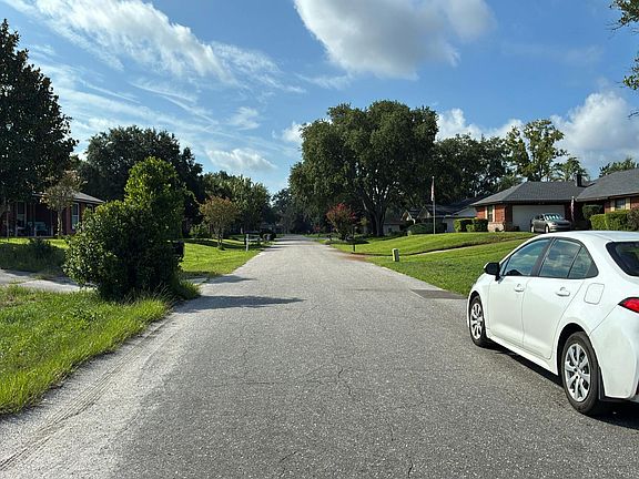 5th image of 535 Gulfstream Cir N