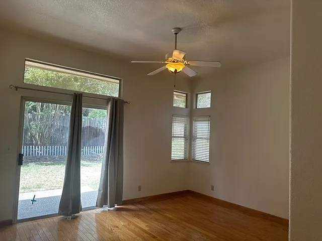 7905 Wymark Dr — Photo 10