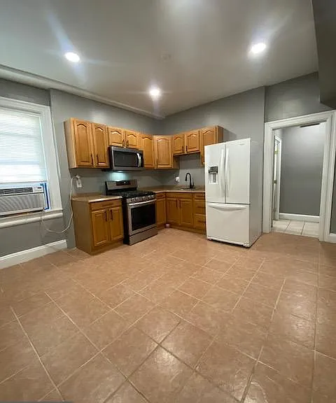 3411 Fairview Ave — Photo 6