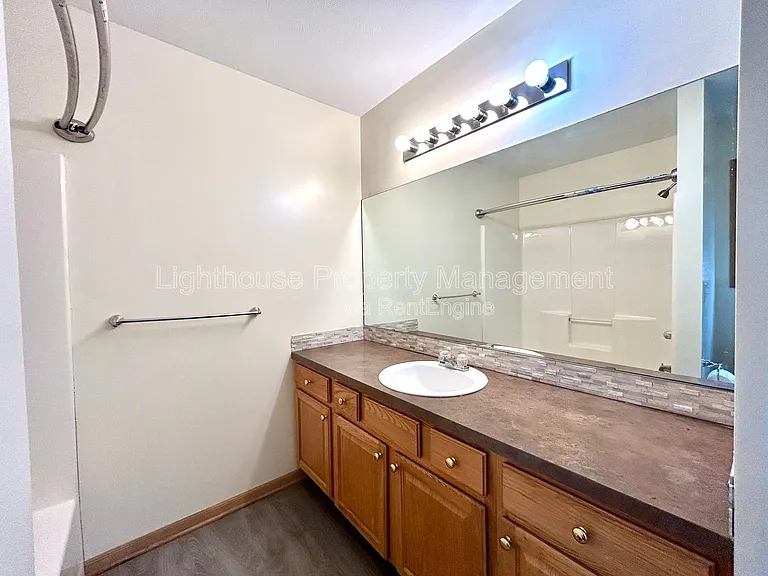 2103 Kinnrow Ave NW — Photo 15