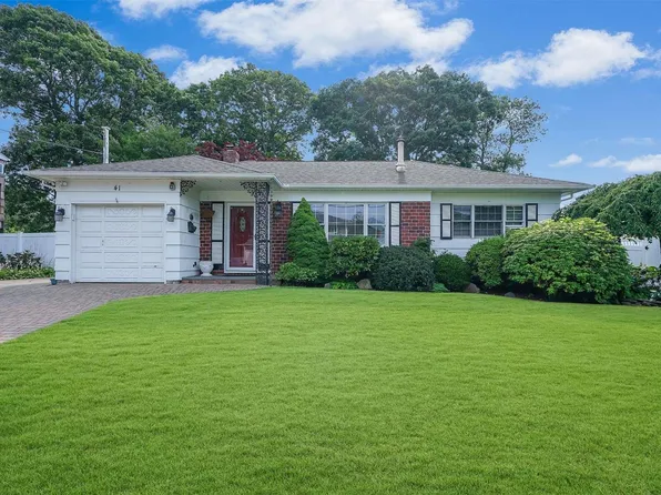 41 Colony Drive, West Sayville, NY 11796