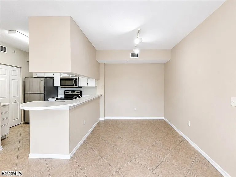6490 Aragon Way #303 — Photo 10