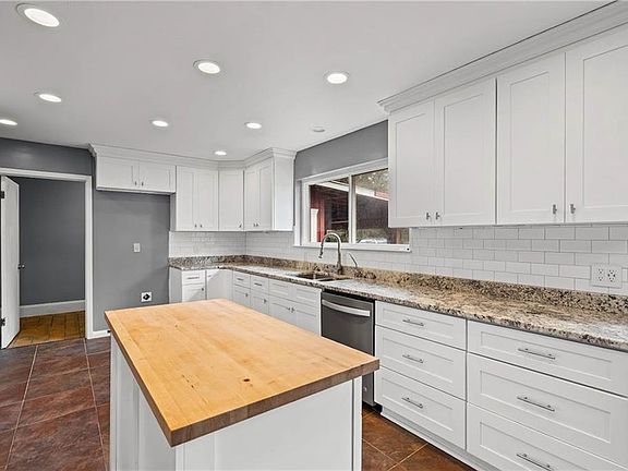 5th image of 11040 Straub Rd