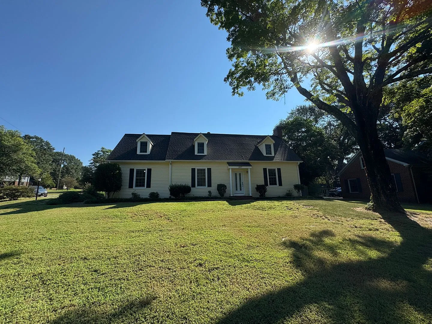 4 Bed / 3 Bath with 1/2 acre in Historic Shelby, NC Neighborhood — Photo 4