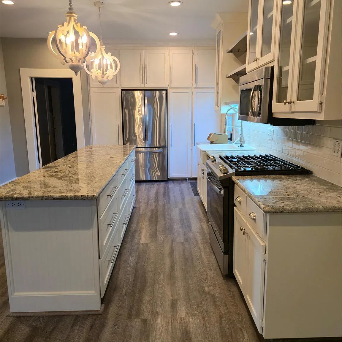 3 bed, 2.0 bath, 1316 sqft, $2,200 — Photo 3