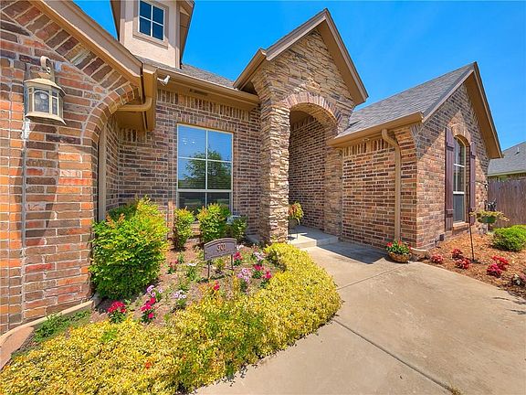 2nd image of 301 SW 172nd Cir