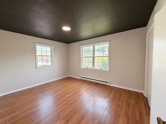 5th image of 74 Horst Ave APT B