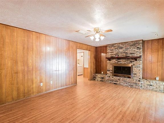 2nd image of 3001 Trent St