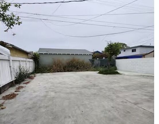 4th image of 335 E 65th St #337