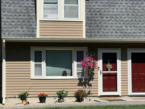 43 Old Forge Rd, Bridgewater, MA 02324