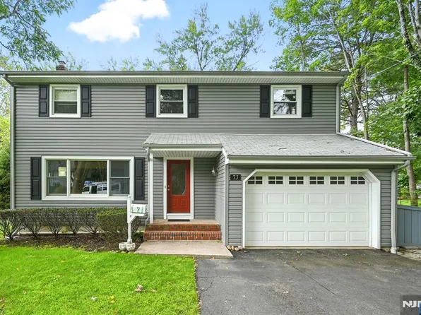 73 Louville Ave, Park Ridge, NJ 07656