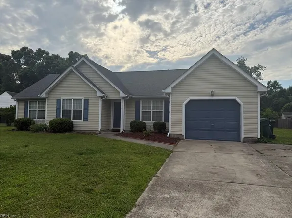 110 Woodlake Ter, Suffolk, VA 23434