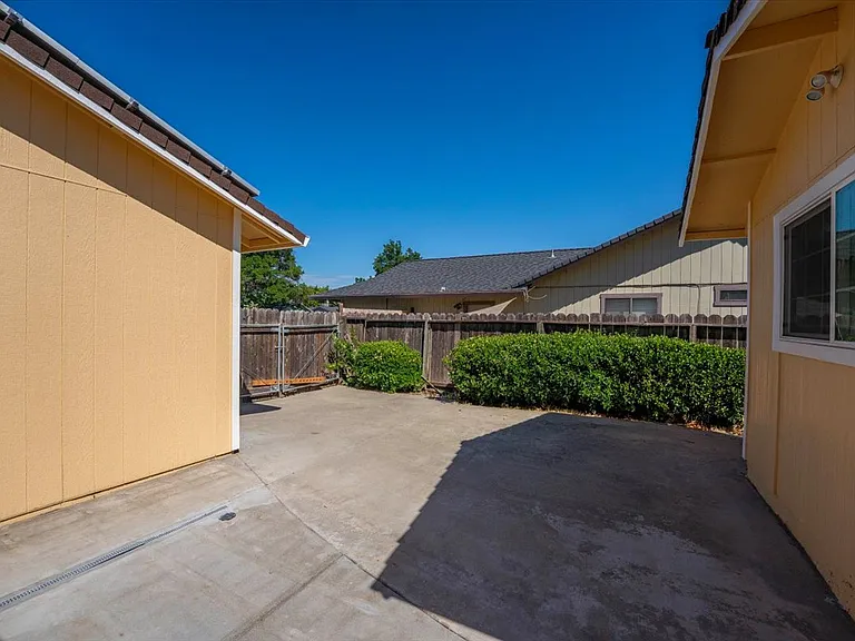 2863 Sandstone Dr — Photo 43