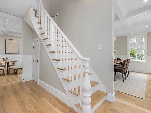 5th image of 216 Spring St