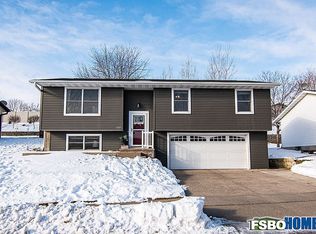 1625 Lucy Dr, Dubuque, IA
