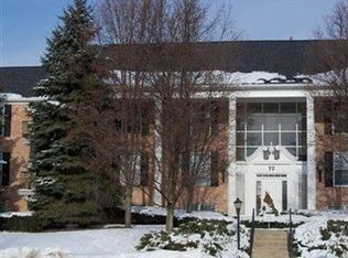 77 Atterbury Blvd APT 102, Hudson, OH 44236