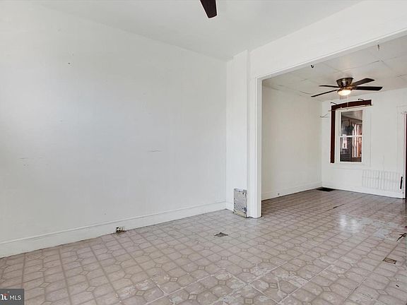 3rd image of 605 Poplar St