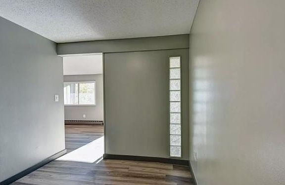 2nd image of 265 Kensington Ave #1