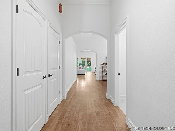 4th image of 7832 E Galveston St