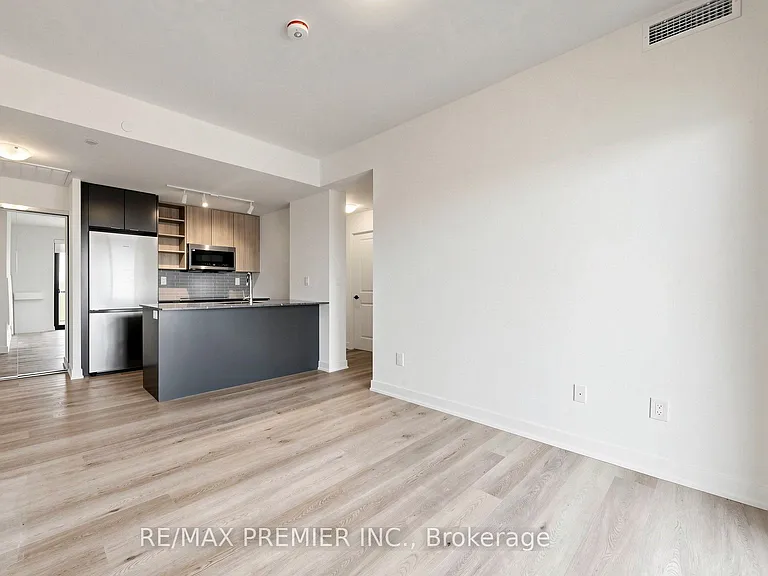 2075 Lakeshore Rd #2001 — Photo 10