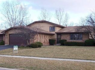 14717 S Cricketwood Dr, Homer Glen, IL