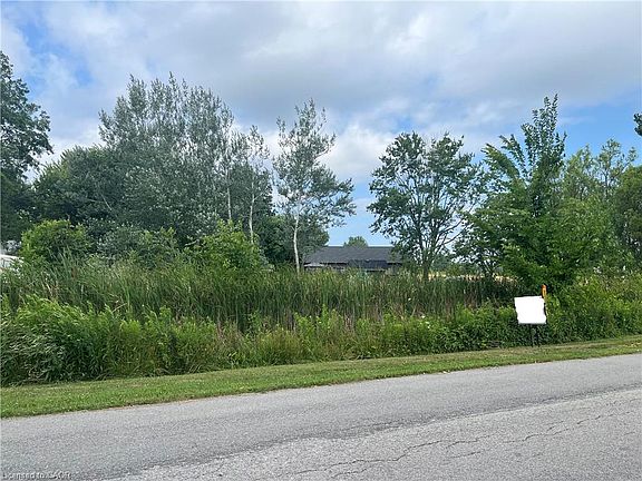 3rd image of 17 Dickhout Rd