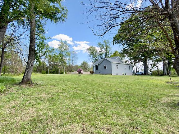 4th image of 1752 Summit Point Rd