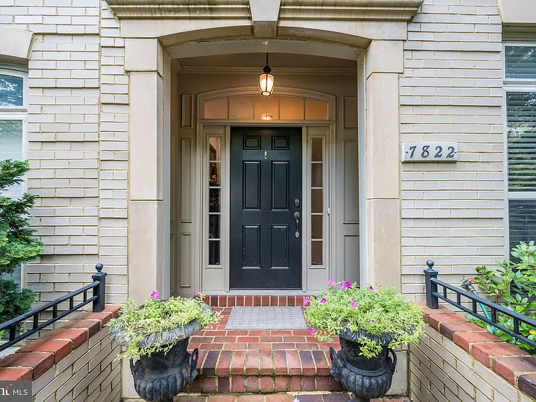 7822 Tilghman St — Photo 1