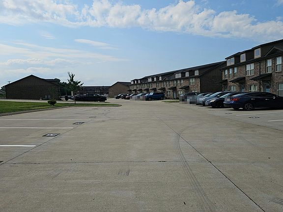 5th image of 1000 Henry Place Blvd #108