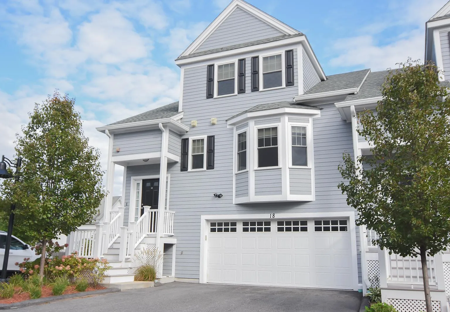 3 bed, 3.5 bath, 2292 sqft, $4,800 — Photo 1