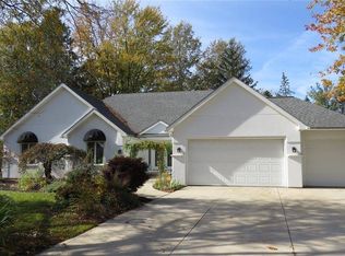 30051 Wellington Dr, North Olmsted, OH 44070