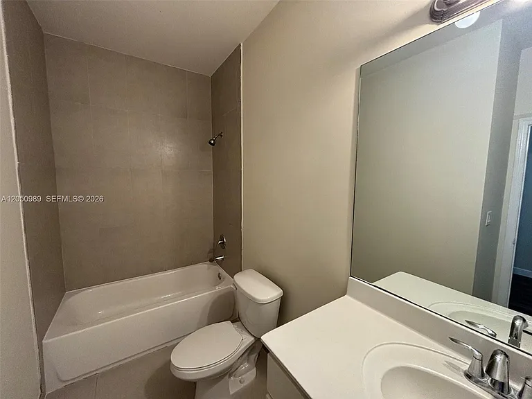 10445 NW 61st Ln #10445 — Photo 3