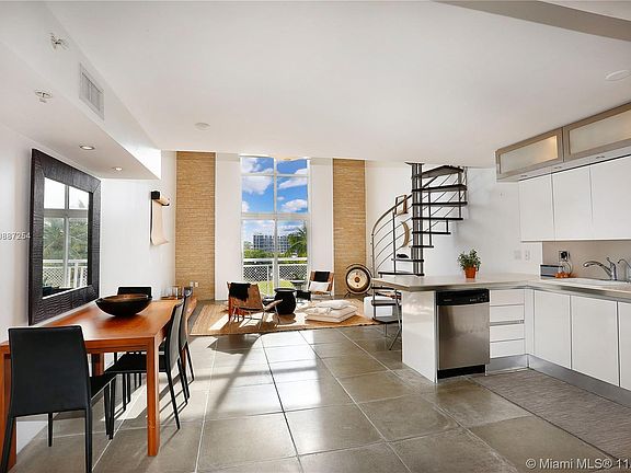 4th image of 1701 Sunset Harbour Dr #L302