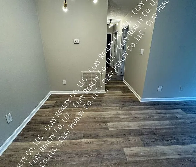 920L Highland Ave — Photo 12