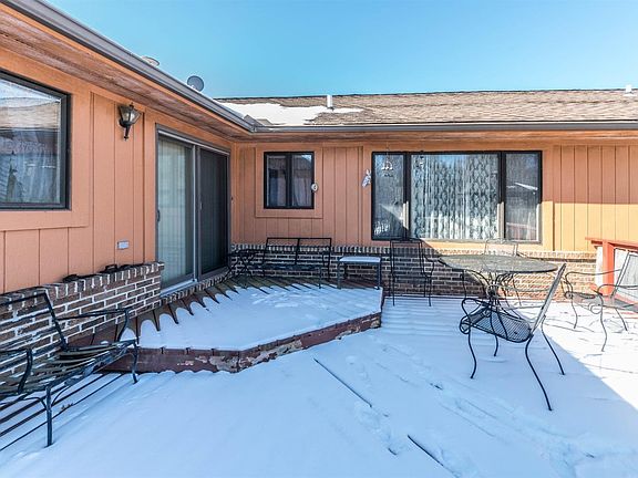 5th image of 1135 Beachway Dr