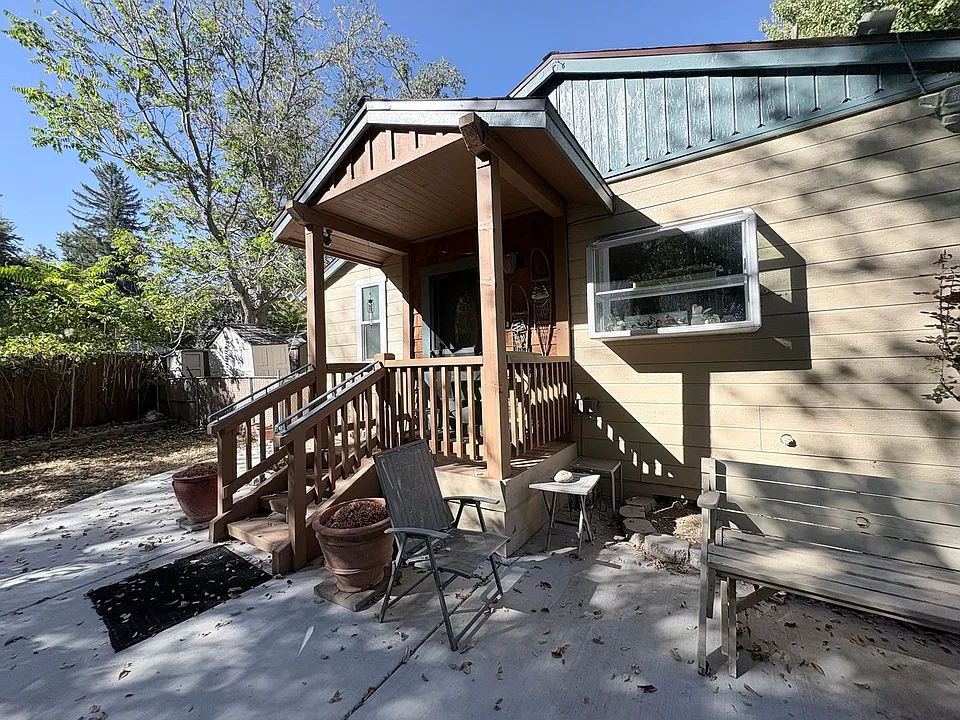 324 McLaren Ln