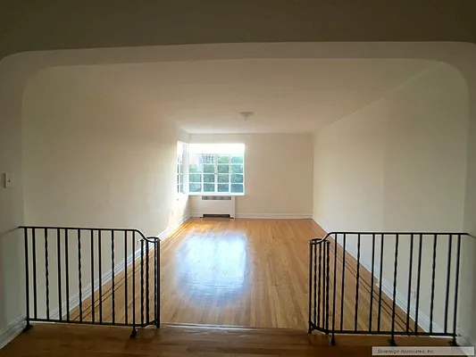 Rented by Sovereign Associates | media 22