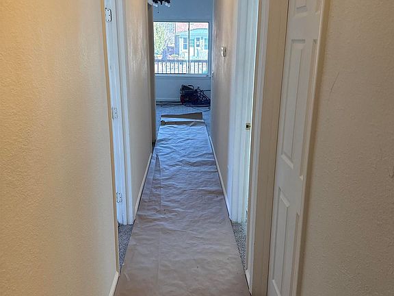 4th image of 710 E 4th St