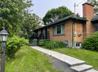 16 Brook Ln, Ottawa, ON K2G 1R9
