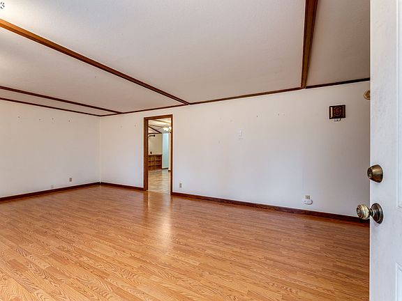 3rd image of 8618 NE 112th Ave