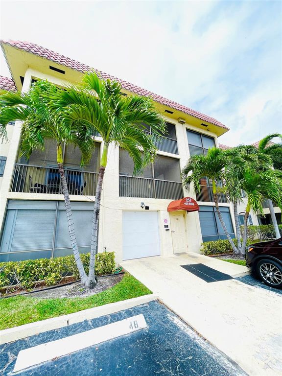 257 S Cypress Road #414, photo 2