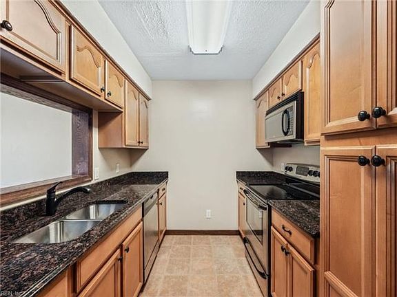 2nd image of 4046 Midlands Rd