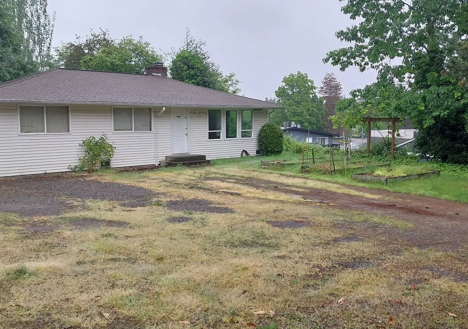 Charming 3BR/2BA Home Minutes to Sea-Tac Airport — Photo 2