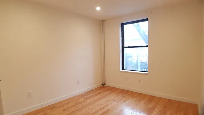 Rented by Uptown Flats LLC | media 27