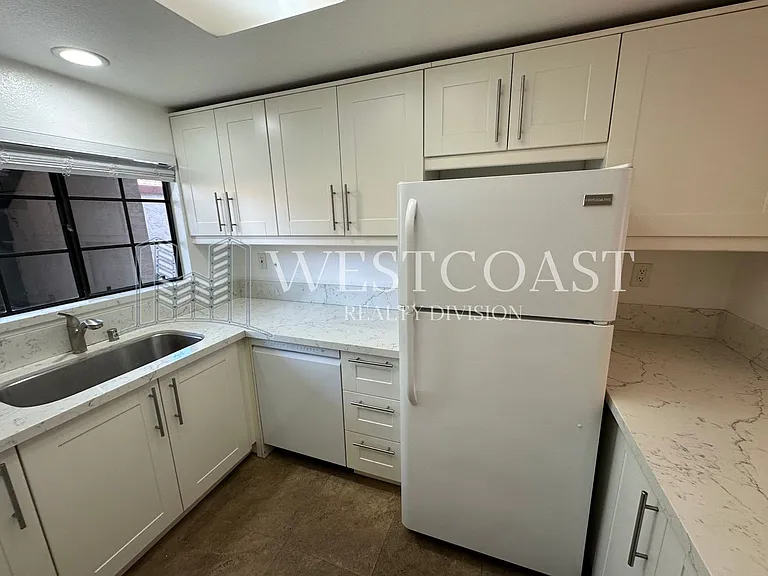 2823 Andover Ave — Photo 9