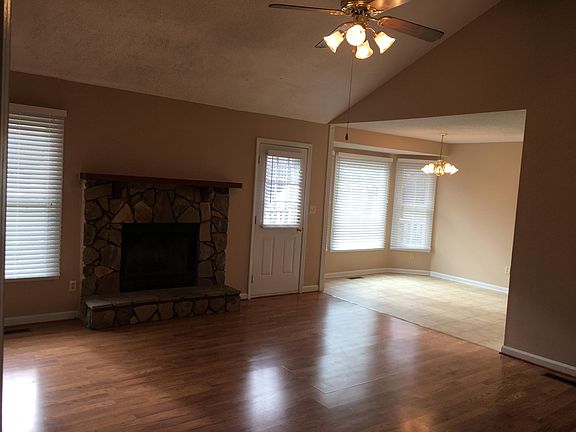 3rd image of 120 Pattiwood Dr